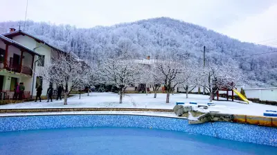 Хотелски Комплекс Край Реката