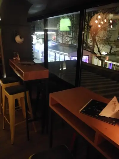 Bar Wink
