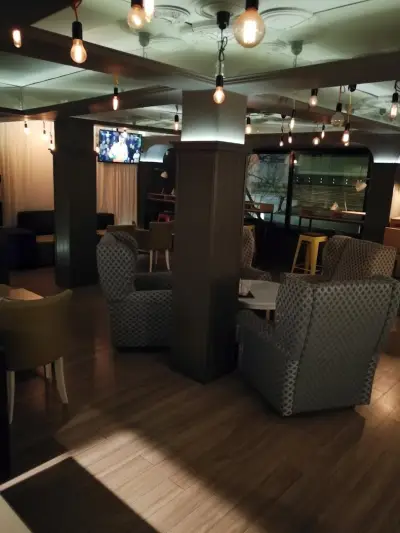 Bar Wink