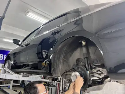 Автосервиз V12 Варна - Реглаж геометрия ходова част, ремонт, регулиране на фарове