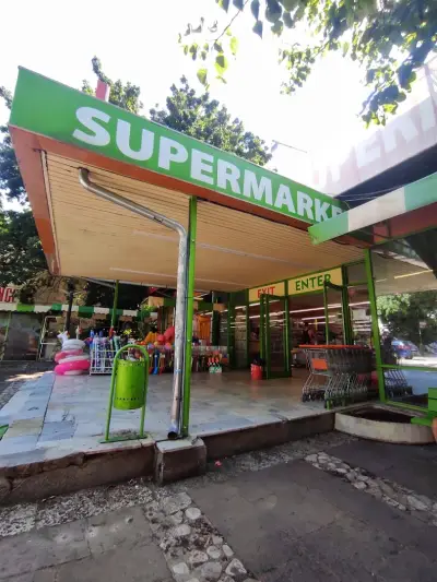 FAVORIT Supermarket