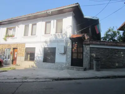 Храм "Света Богородица - Живоприемний източник"