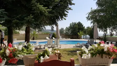 хотел Деница