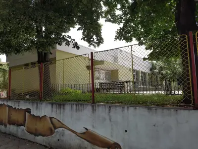 51 средно училище „Елисавета Багряна“