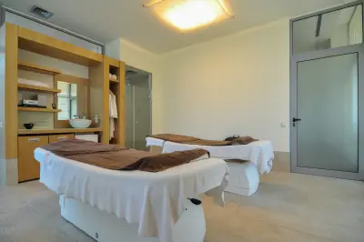 Elements Spa - Flamingo Grand