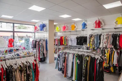 Магазин за дрехи — creative