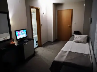 Хотел 4 Зона