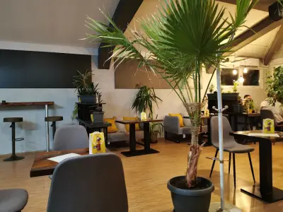 District Cafe & Bar
