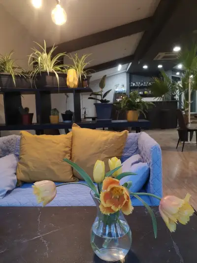 District Cafe & Bar
