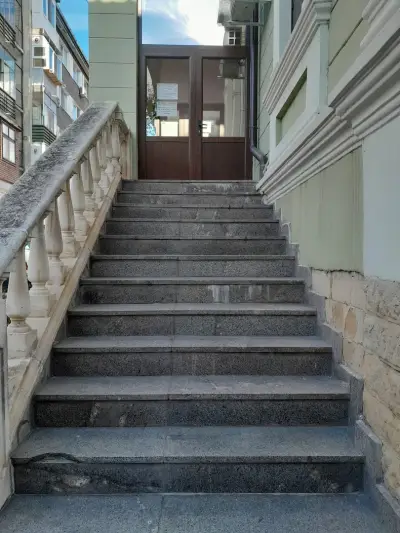 Местни данъци и такси