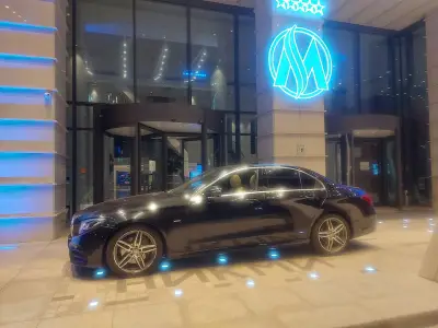 ВИП | Трансфери от / до летище София І Мерцедес под наем с шофьор - почасово І България и Европа| Корпоративен транспорт