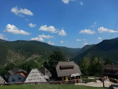 ХИТ ХОЛИДЕЙ
