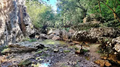 Водопад Момин скок