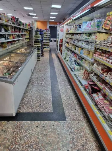 Хранителен магазин и каса на Изи пей Дебелец „Централ Маркет”