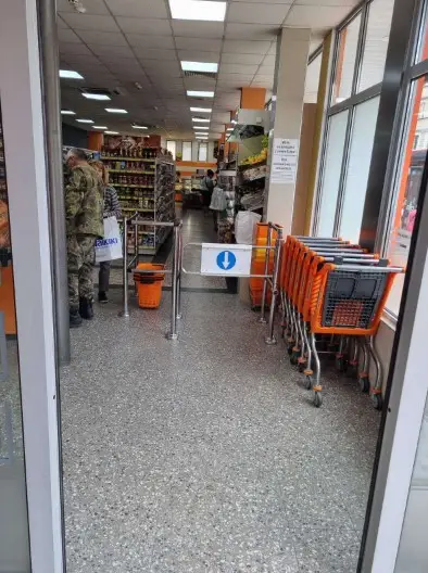 Хранителен магазин и каса на Изи пей Дебелец „Централ Маркет”