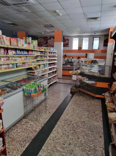 Хранителен магазин и каса на Изи пей Дебелец „Централ Маркет”