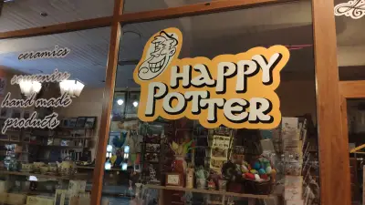 HAPPY POTTER ceramics and souvenirs