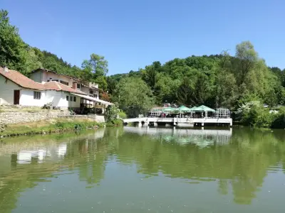 Хотел Момина Крепост