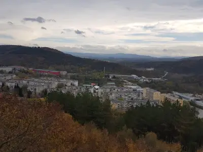 СРЕДНО ОБЩООБРАЗОВАТЕЛНО УЧИЛИЩЕ ВЛАДИМИР КОМАРОВ