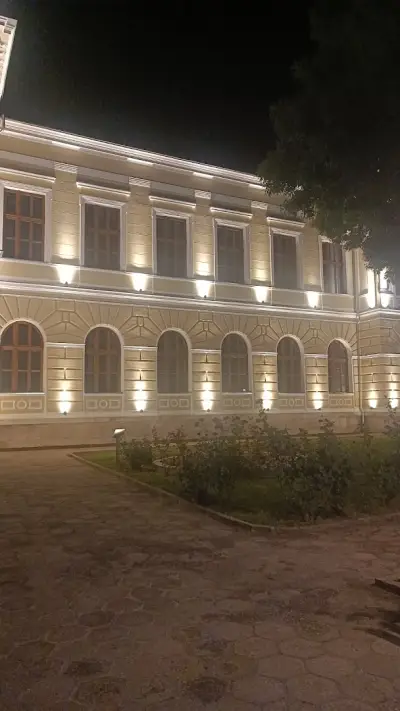 Търговска гимназия