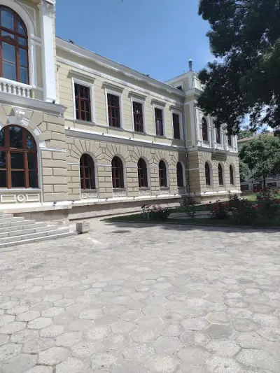 Търговска гимназия