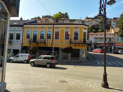 магазин Адидас