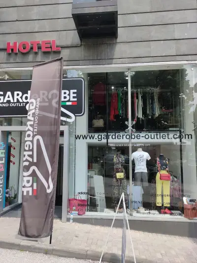 GARdeROBE Brand Outlet