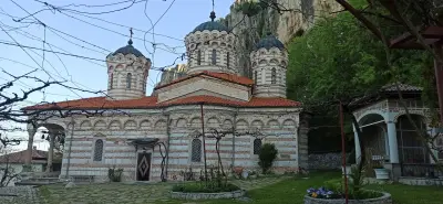 Патриаршески манастир „Света Троица“
