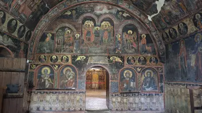 Храм „Свети Архангели Михаил и Гавраил“