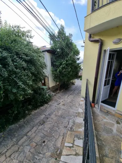 Къщата с чешмата