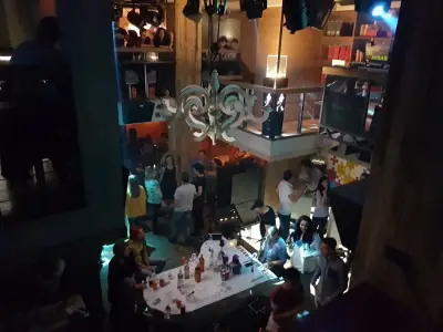 Piano Live Club Play