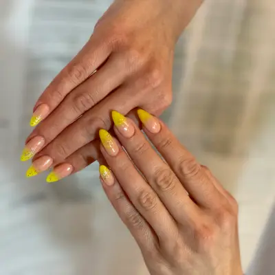 МАНИКЮРНИЦЪ VIVI NAILS
