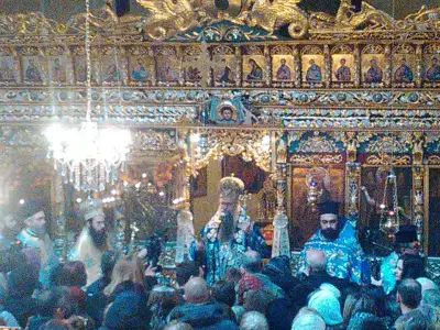 Храм „Успение на Света Богородица – Златна Ябълка“