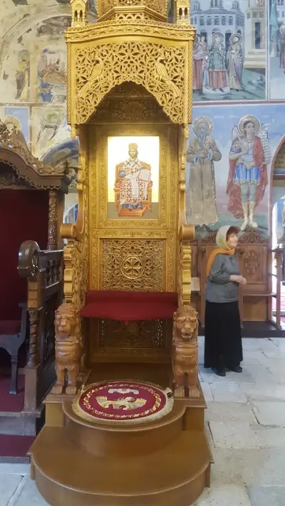 Храм „Успение на Света Богородица – Златна Ябълка“