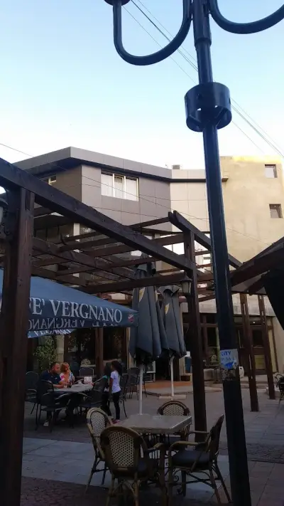 "Calgary" Bar & Food