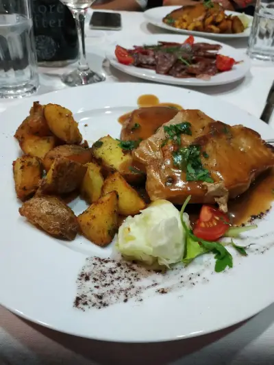 "Calgary" Bar & Food