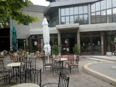 "Calgary" Bar & Food
