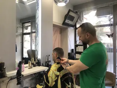 Салон Лю Безен