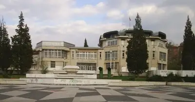 Градска библиотека „Паисий Хилeндарски“