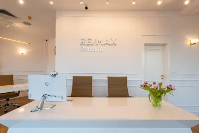 Remax Concept - Недвижими имоти Шумен