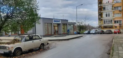 Еконт офис Шумен Руски паметник