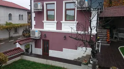 Къща за гости "Версай"