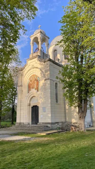 Храм-паметник "Св. св. Кирил и Методий"