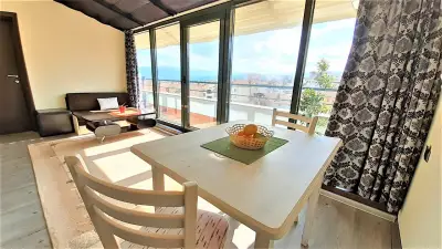 Sunny Days - Park Apartment