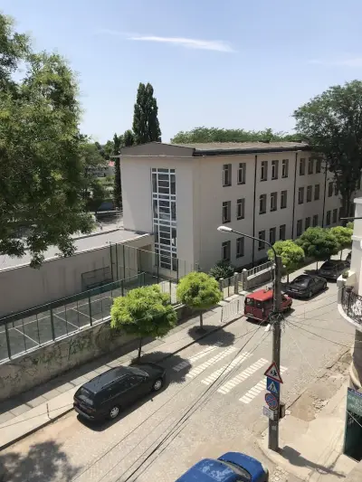 Начално училище „Св. св. Кирил и Методий“