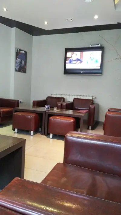 Riverside Family Hotel
