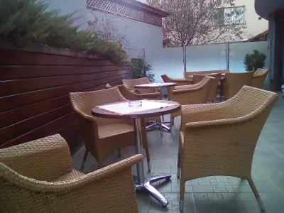 Riverside Family Hotel