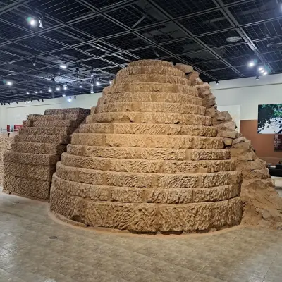 Александровска гробница