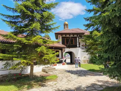 Устремски манастир "Св. Троица"