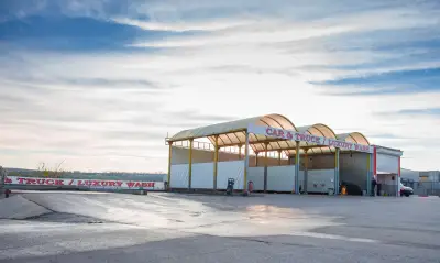 Автомивка Car & Truck Luxury Wash